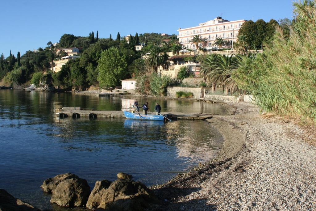 Aegli Hotel Perama  Exterior photo